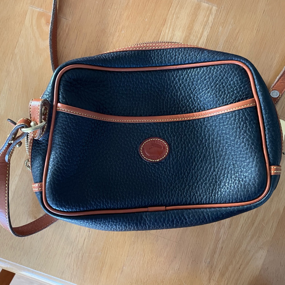 Dooney & Bourke Cross Body Bag